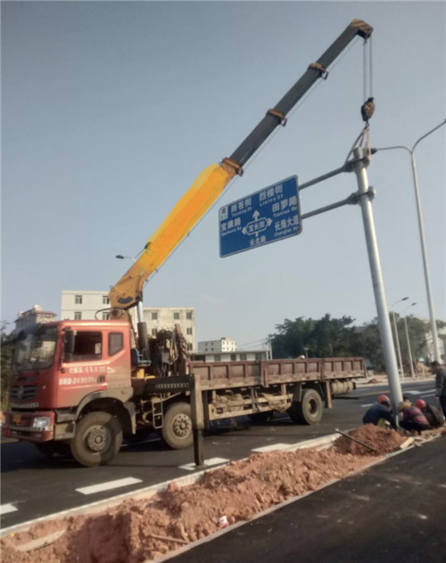 遵化市设备吊装租赁吊车要用多大吊车